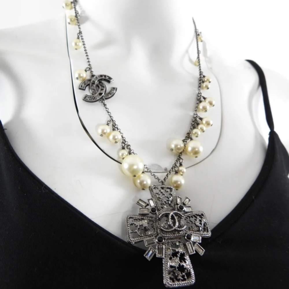 SOLD Chanel Pearl necklace
